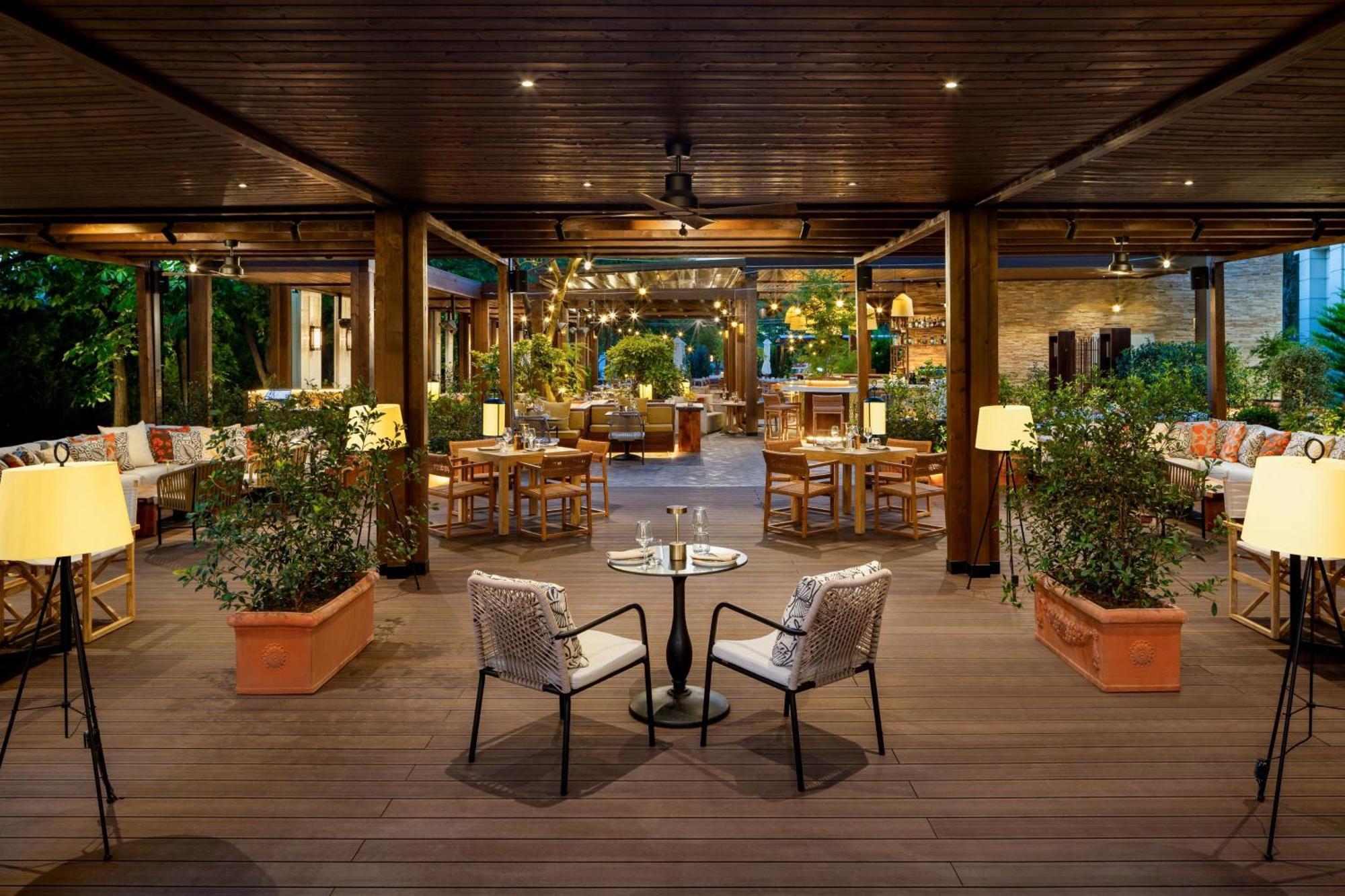 Jw Marriott Bucharest Grand Hotel Exterior photo The restaurant